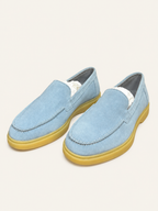 Mason Garments lichtblauwe loafers — bewerkte packshot op basis van de originele productfoto